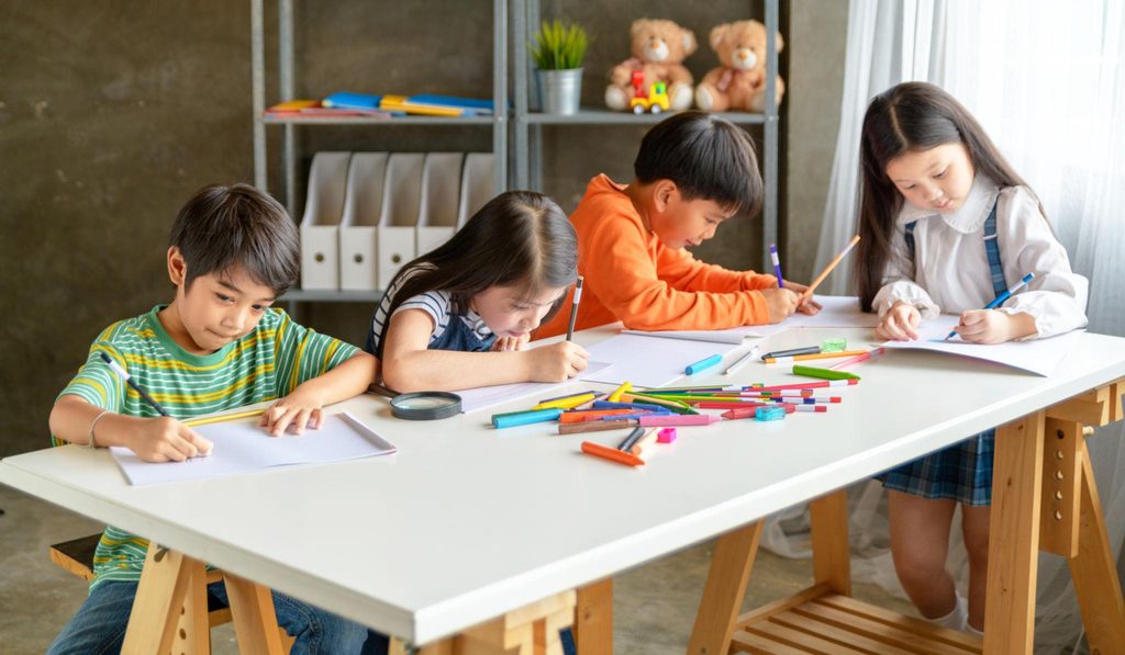 mengembangkan bakat menggambar anak sejak dini