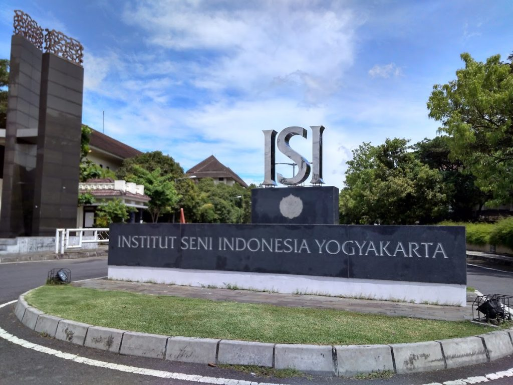 Gedung kampus ISI Yogyakarta salah satu kampus terbaik jurusan kriya di Indonesia