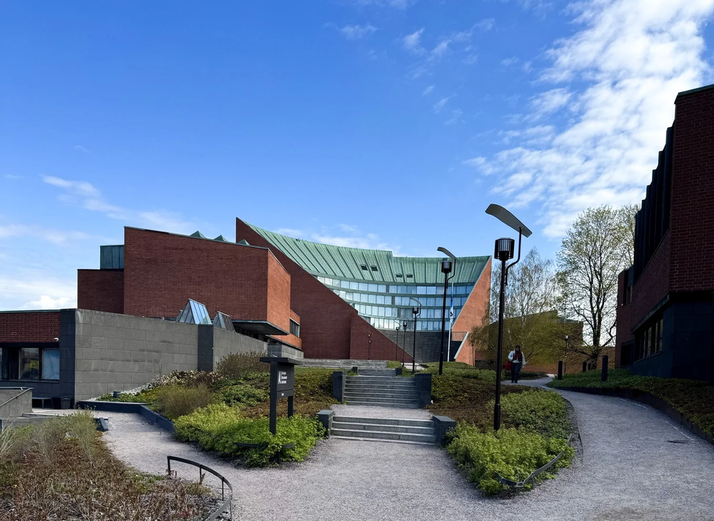 kampus seni dan desain Eropa Aalto University